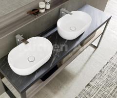 Salle de Bains italienne avec vasques arrondi ou rectangle, surfaces bois et effet marbré - 3