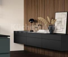 Cuisine contemporaine Bleu Azur et Noir avec Implantation en L et Éclairage Intégré - 2