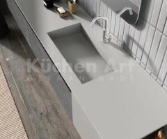 Salle de Bains moderne : Design Minimaliste avec Vasque Intégrée et Miroir R80 - 2